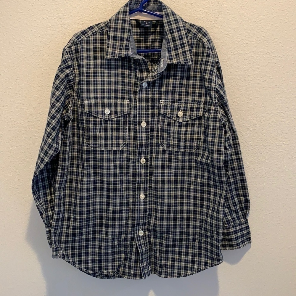 Gap kids size 8 button up. GUC. Xtra buttons.